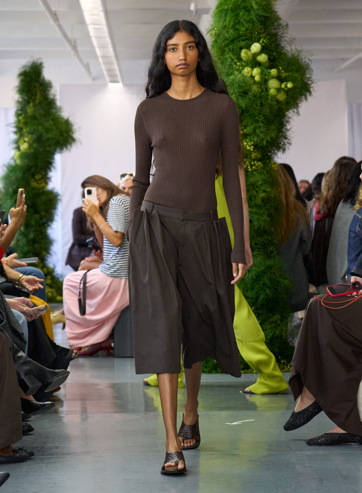 Luxe Spring Twill Tucked Pleated Wide Leg Short Hickory Brown - Tibi