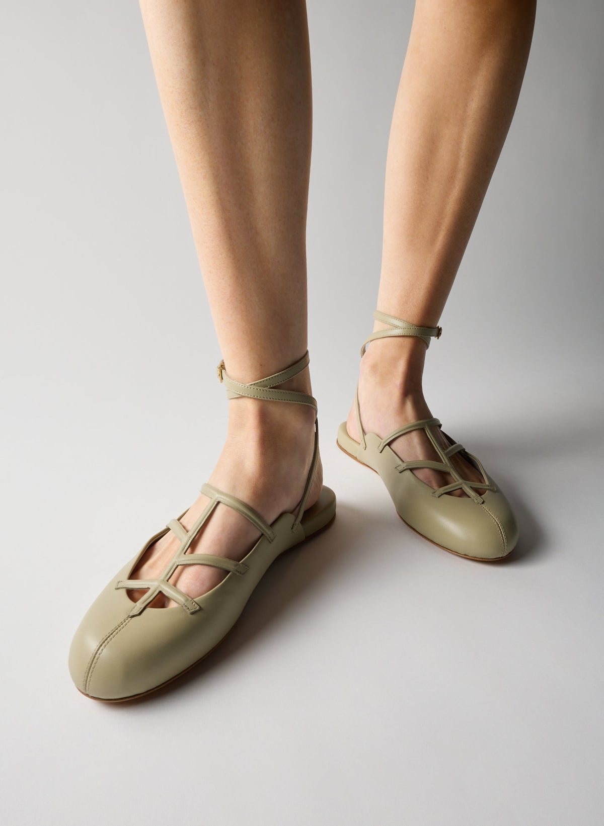 Jean-Claude Flat Dusty Green - Tibi