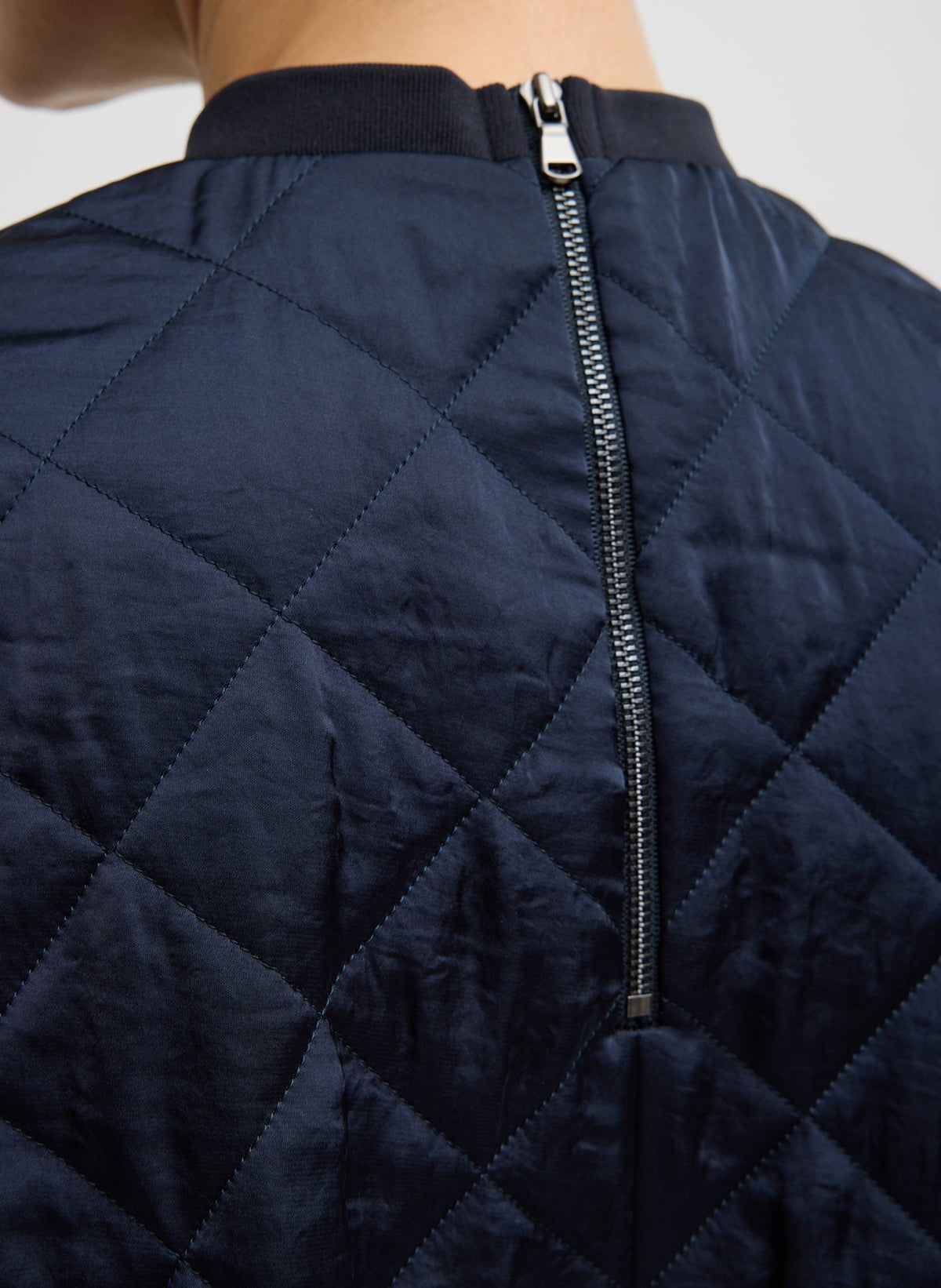 Cozy Quilting Anorak T-Shirt Navy - Tibi
